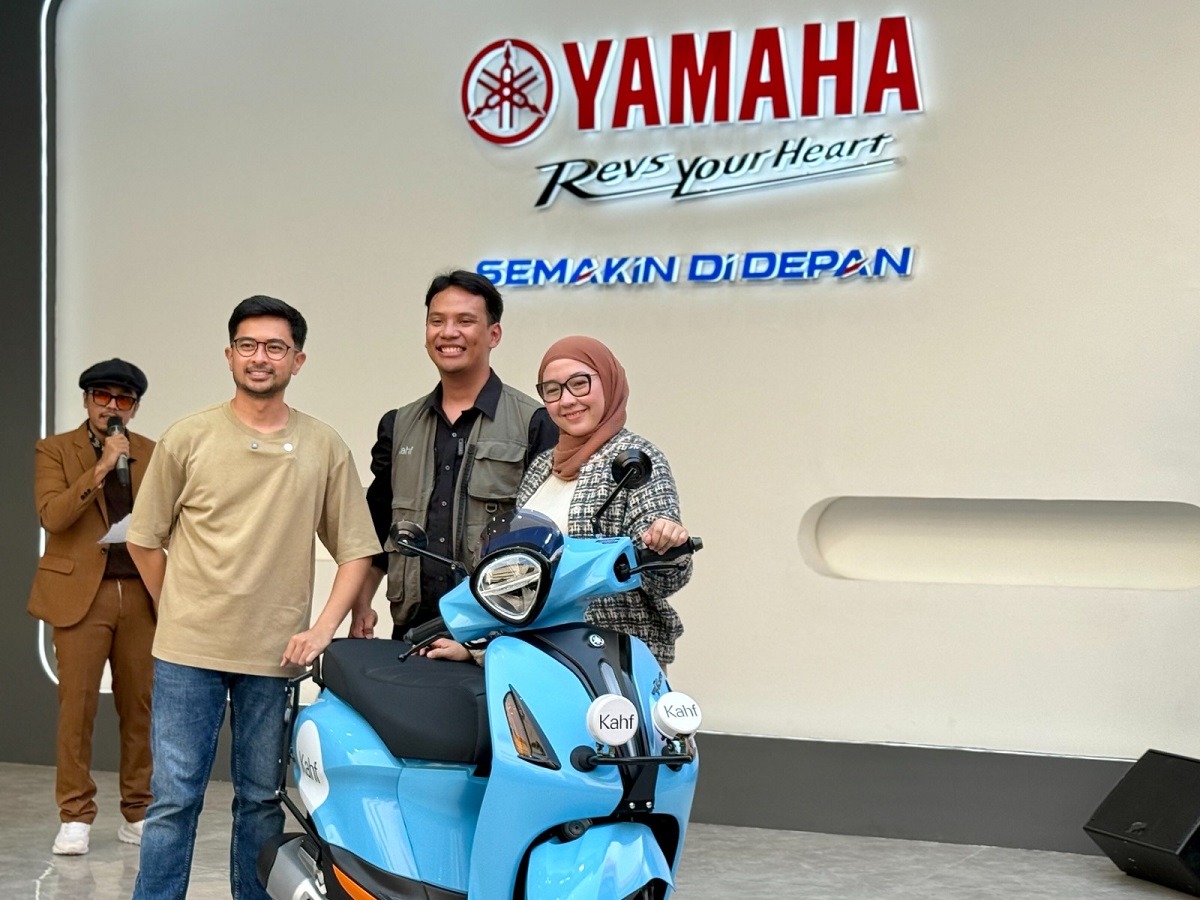 Yamaha dan Kahf menghadirkan modifikasi Grand Filano Hybrid bertema Classy Modern Explorer di Jakarta Fair 2026, menggabungkan gaya, fungsi, dan semangat eksplorasi.