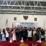 Minyak jelantah yang selama ini menjadi limbah rumah tangga kini diubah menjadi lilin aromaterapi bernilai ekonomi melalui program IMP UNDIP Mengabdi 2026.