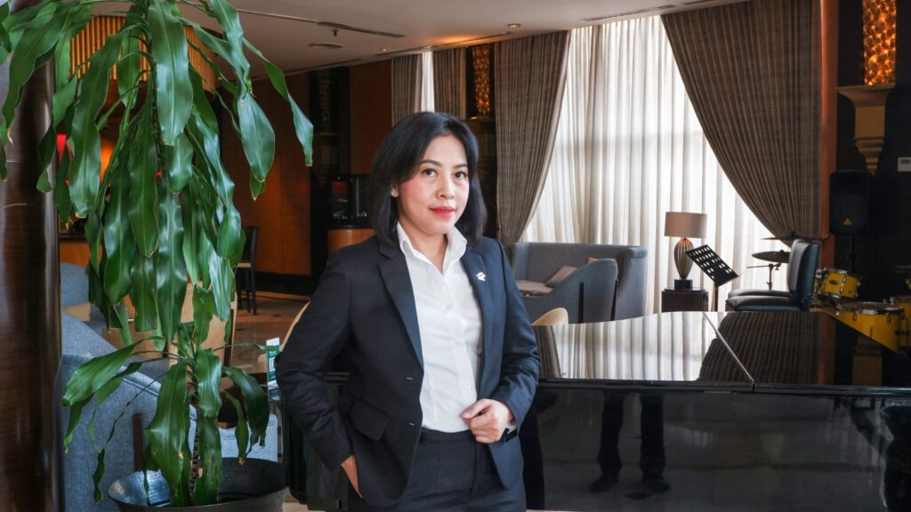 Hotel Ciputra Semarang memasuki babak baru dengan menunjuk Ila Indriana sebagai Director of Sales & Marketing. Berbekal pengalaman lebih dari 20 tahun, ia akan memperkuat strategi bisnis, pasar MICE, korporasi, pemerintahan, hingga pemasaran digital untuk meningkatkan daya saing hotel.