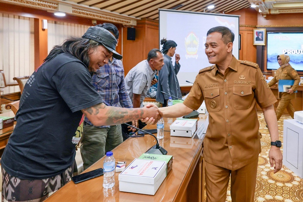 Ahmad Luthfi memprioritaskan penyelesaian konflik warisan di Jawa Tengah, mulai dari tambang Kendeng, petani tebu Blora, sengketa agraria hingga persoalan buruh.