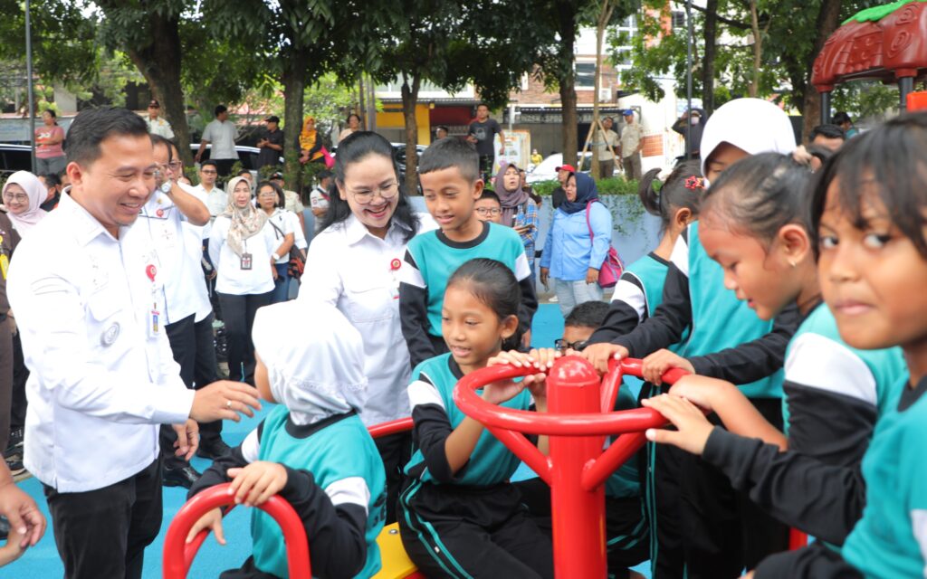 Kota Semarang berhasil meraih penghargaan Kota Terandal PAPTI Award 2026 setelah unggul atas Kota Malang, Kota Tangerang, dan Kabupaten Jember.