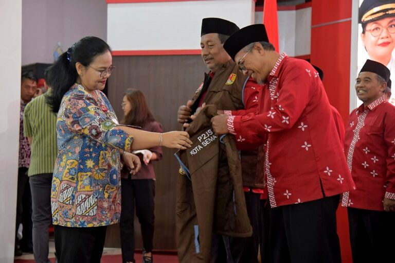 Pemerintah Kota Semarang memperluas penerima bisyaroh penggerak keagamaan menjadi 9.992 orang pada 2026. Modin, guru mengaji, guru RA, Madin hingga marbot mendapat perhatian lebih.