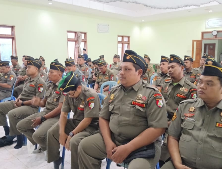 Calon pengurus Satkorwil Banser Jawa Tengah mengikuti pembekalan dan penandatanganan pakta integritas di Ponpes Edi Mancoro, Kabupaten Semarang.
