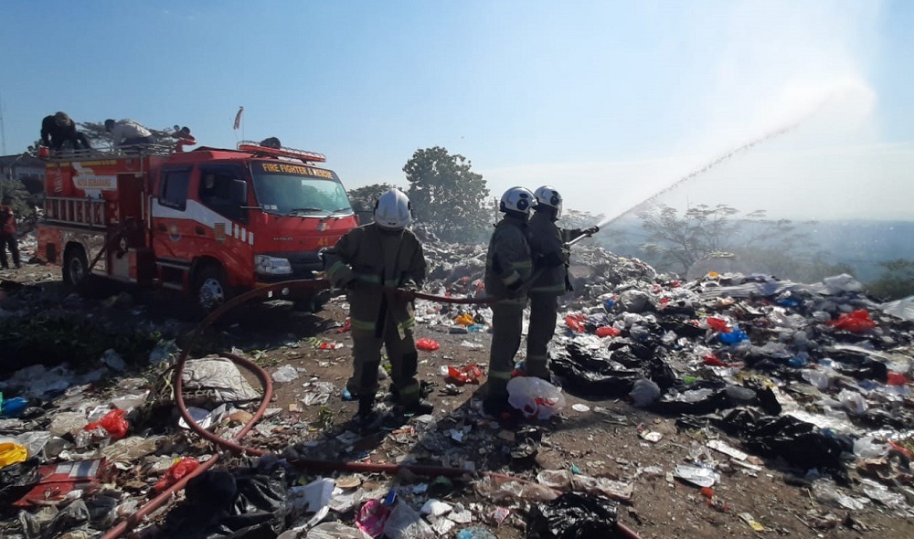 Pemkot Semarang memperkuat pengamanan TPA Jatibarang dengan Satgas Terpadu, patroli rutin, dan pendinginan area rawan untuk mencegah kebakaran saat musim kemarau 2026.