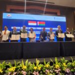 Universitas Wahid Hasyim (Unwahas) Semarang menandatangani kerja sama strategis dengan Belarusian State University of Foreign Languages dalam Forum Bisnis Indonesia–Belarus.