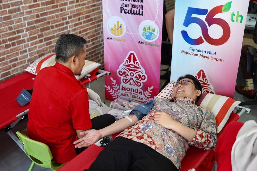 Astra Motor memperingati HUT ke-56 dengan menggelar donor darah serentak di 12 provinsi yang menghasilkan 560 kantong darah.