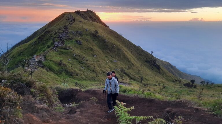 Seorang pendaki asal Kabupaten Bogor meninggal dunia di basecamp Gunung Merbabu jalur Selo, Boyolali.