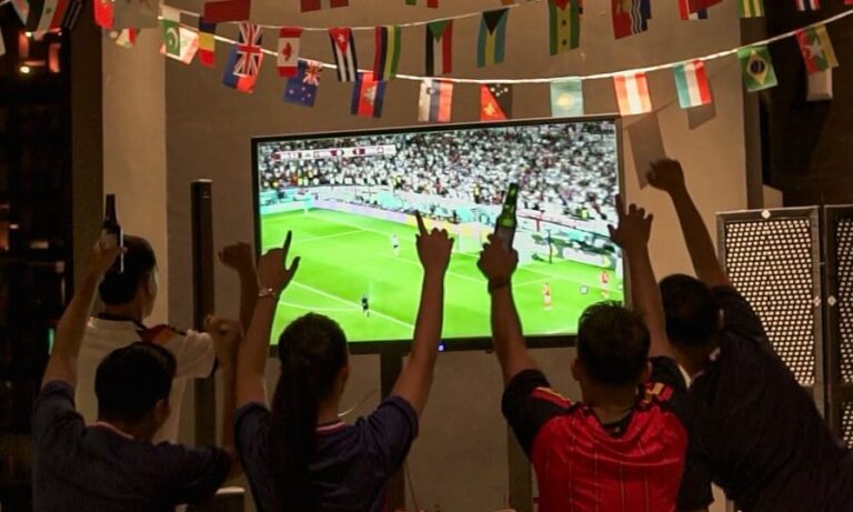 REZ Hotel Semarang menggelar nonton bareng (nobar) Final Piala Dunia 2026 melalui World Soccer Tournament di REZtricted Rooftop Lounge pada 20 Juli 2026.