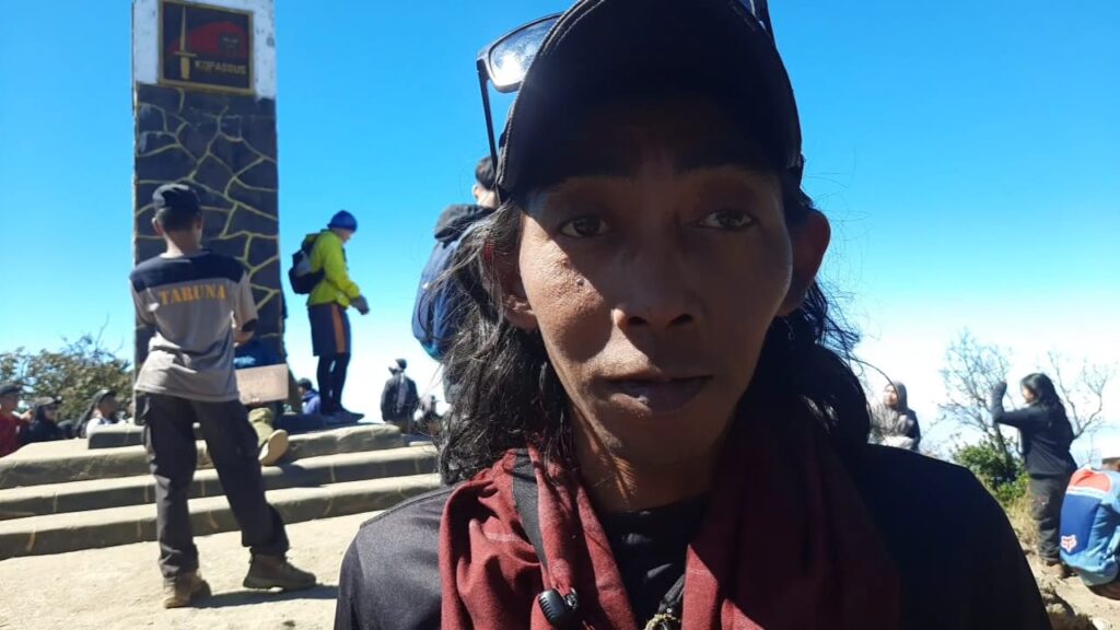 Kisah Blurr Porter Gunung Lawu, Penjaga Keselamatan Pendaki