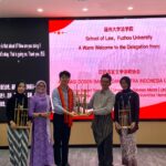 Dua dosen UNNES menjadi dosen tamu di Fuzhou University, China, memperkuat diplomasi bahasa Indonesia dan membuka peluang kerja sama akademik internasional.
