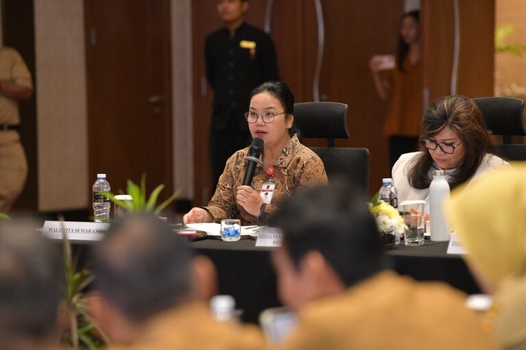 Wali Kota Semarang Agustina Wilujeng mengusulkan pembagian kewenangan yang tegas dalam RUU Kawasan Industri saat menerima kunjungan Panja Komisi VII DPR RI.