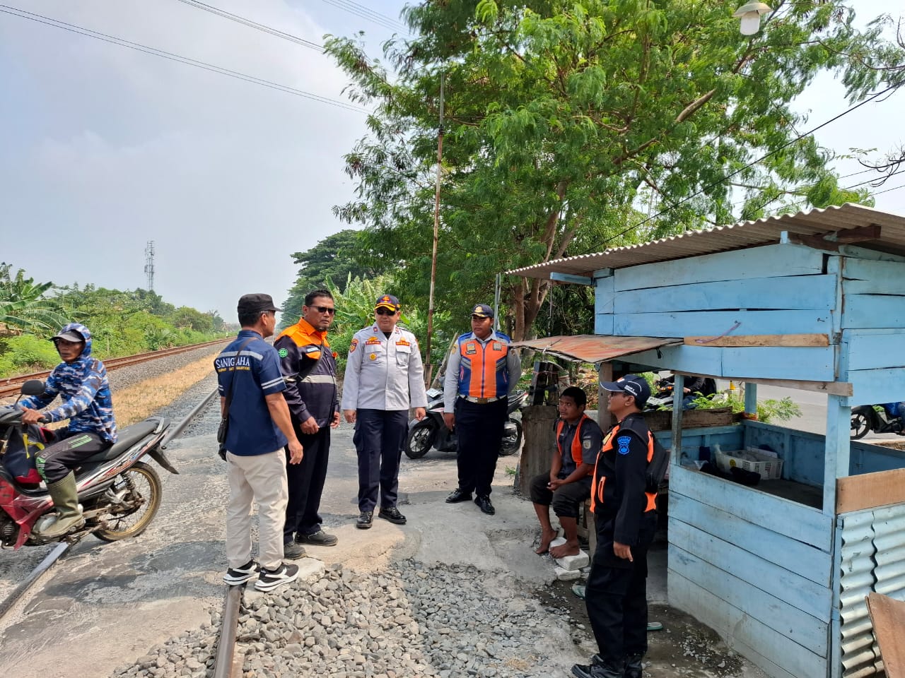Rencana penerapan Early Warning System (EWS) di perlintasan sebidang tanpa palang pintu Bugen, Kota Semarang, mulai dimatangkan.