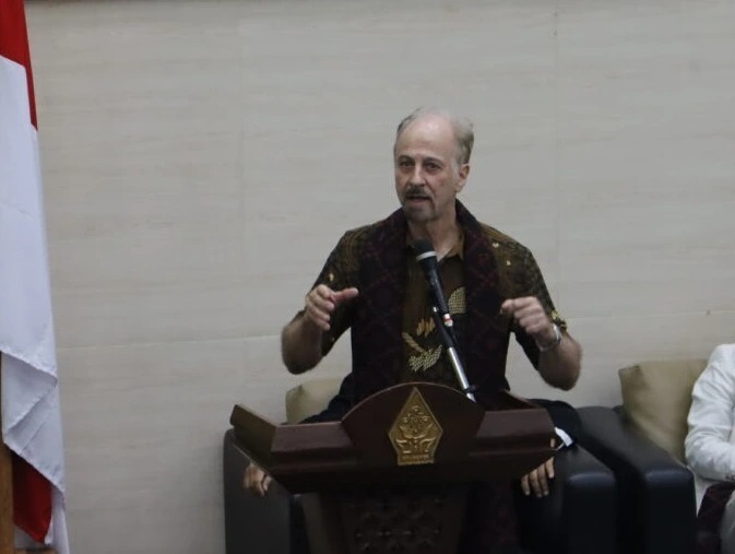 Islam Indonesia dinilai memiliki modal sosial kuat berupa keberagaman, tradisi, demokrasi, dan organisasi kemasyarakatan Islam yang dapat dikembangkan menjadi soft power serta instrumen diplomasi Indonesia di tengah dinamika global.