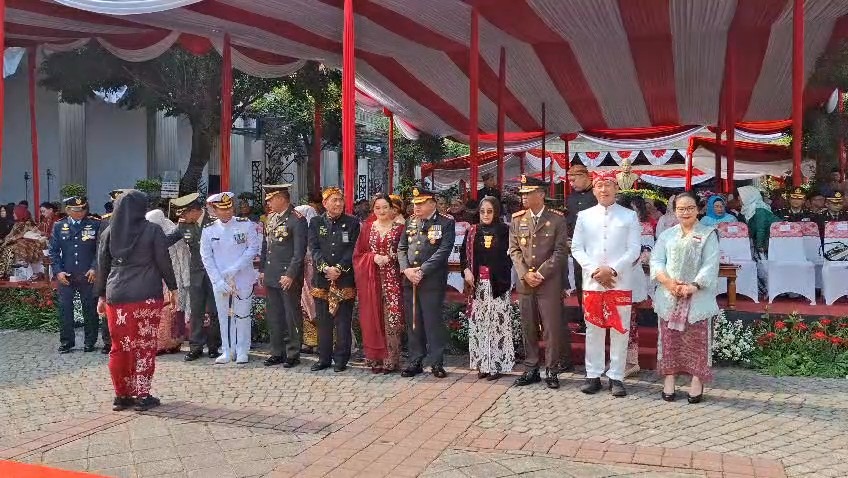 Wali Kota Semarang Agustina Wilujeng menyebut gotong royong, perlindungan pekerja rentan, serta keamanan menjadi kunci mewujudkan Semarang yang makmur, selamat dan tenteram pada HUT ke-81 RI.