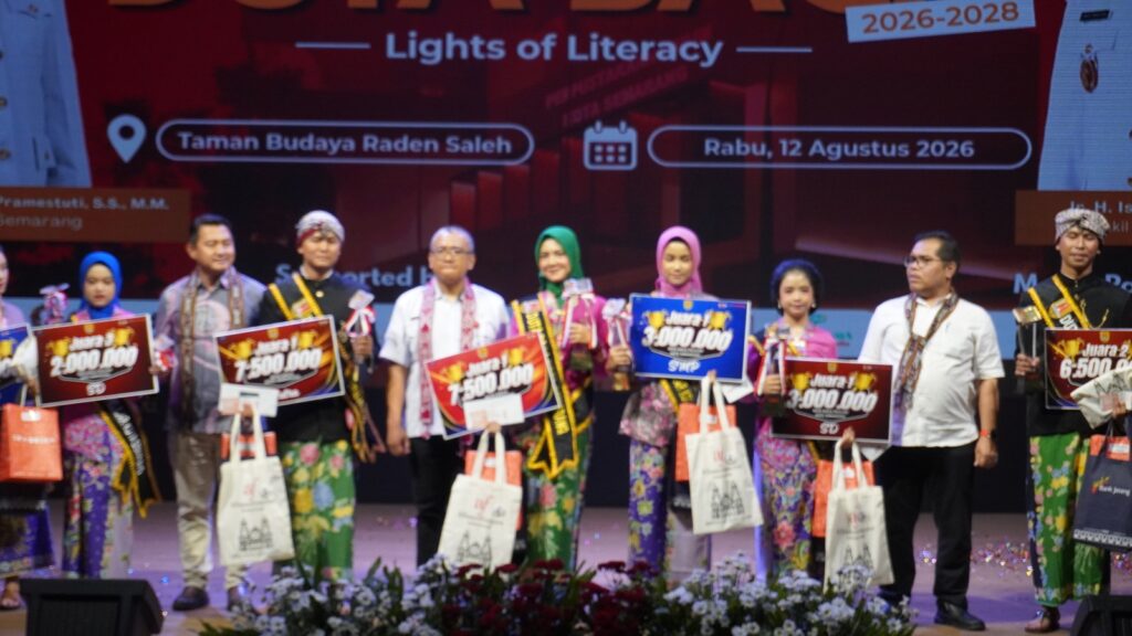 Pemkot Semarang melalui Dinas Arsip dan Perpustakaan menggelar Grand Final Duta Baca dan Duta Baca Pelajar 2026 bertema “Lights of Literacy”.
