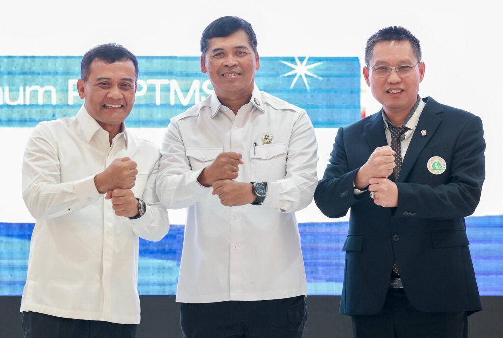 Gubernur Jawa Tengah Ahmad Luthfi menargetkan kebangkitan prestasi tenis meja Jawa Tengah usai melantik Pengprov PTMSI Jateng 2026–2030.