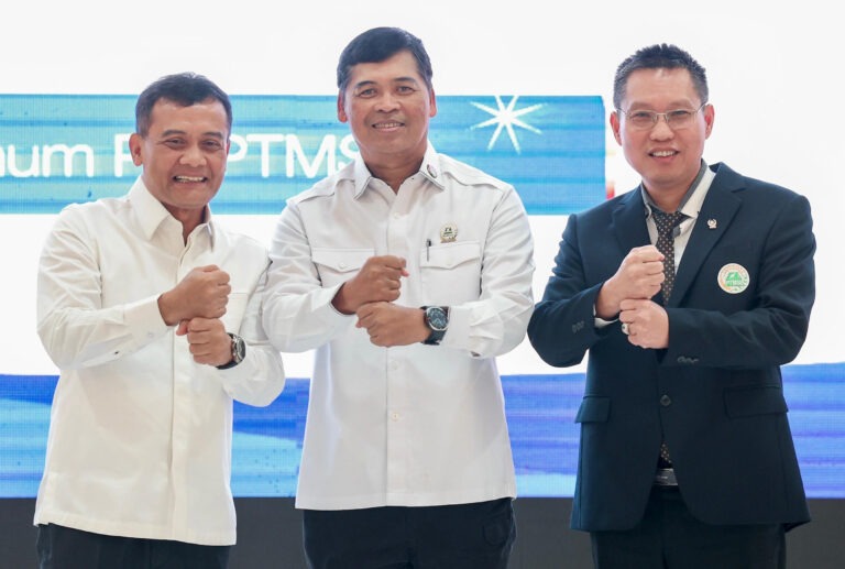Gubernur Jawa Tengah Ahmad Luthfi menargetkan kebangkitan prestasi tenis meja Jawa Tengah usai melantik Pengprov PTMSI Jateng 2026–2030.