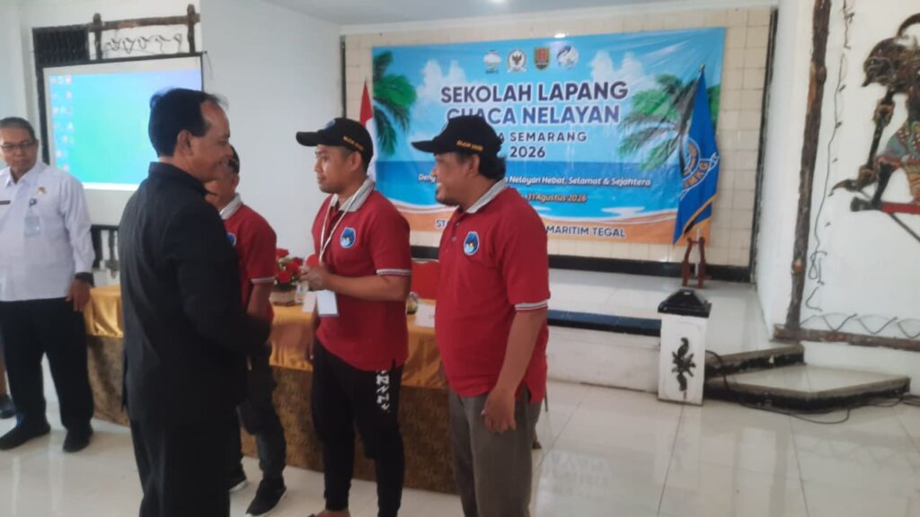 30 nelayan Semarang dilatih menggunakan aplikasi InaWIS milik BMKG untuk memantau cuaca, gelombang, arus laut, dan informasi posisi ikan demi keselamatan serta efisiensi melaut.