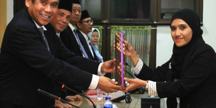 Kisah Inspiratif Siti Lailiyah Raih Doktor di UIN Walisongo di Kala Harus Mengasuh Tiga Anak sambil Menyusui