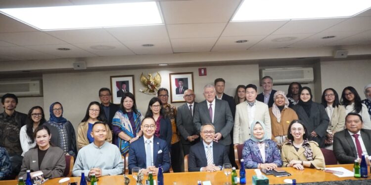 Menteri Koordinator Bidang Pangan Zulkifli Hasan menawarkan investasi proyek hijau di New York.