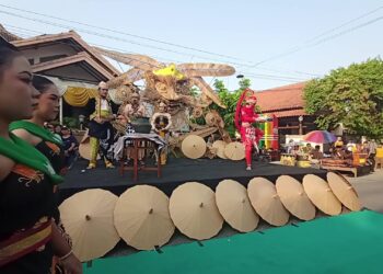 Lima gunungan dalam Grebeg Subali 2026 di Krapyak Semarang bukan sekadar arak-arakan. Hasil bumi dan gemblong bakar menyimpan pesan kesejahteraan, persaudaraan, serta sejarah kampung. Frasa kunci utama