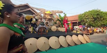 Lima gunungan dalam Grebeg Subali 2026 di Krapyak Semarang bukan sekadar arak-arakan. Hasil bumi dan gemblong bakar menyimpan pesan kesejahteraan, persaudaraan, serta sejarah kampung. Frasa kunci utama