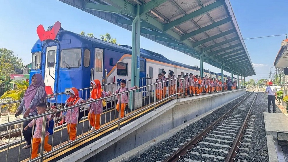 Integrasi Trans Jateng dan KA Batara Kresna dinilai dapat menekan biaya mobilitas pekerja serta menjaga daya beli masyarakat di Surakarta, Sukoharjo, dan Wonogiri.