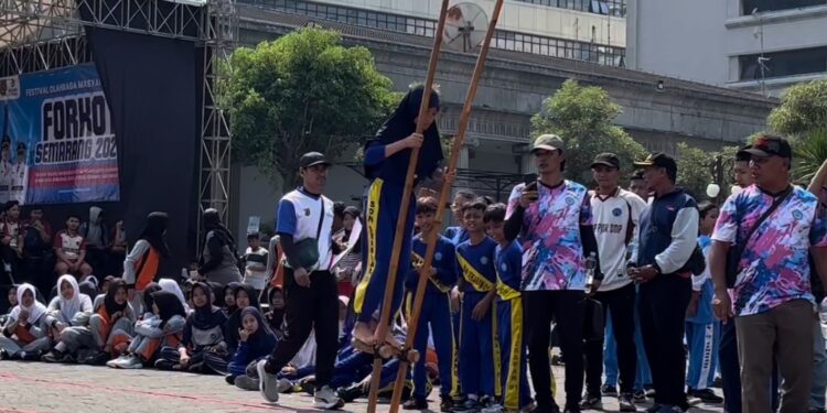 Egrang Kembali Dihidupkan di Forkot KORMI Semarang, 3 Ribu Peserta Ikut Meramaikan