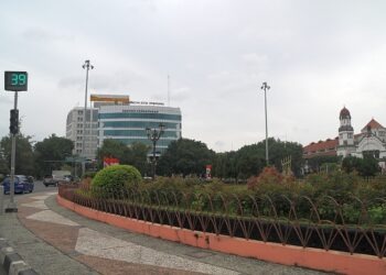 Pemkot Semarang mengosongkan Gedung Pandanaran karena faktor keselamatan. Pemkot membantah isu gedung tersebut akan dialihfungsikan menjadi hotel.